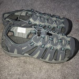 Khombu water shoe sandals
